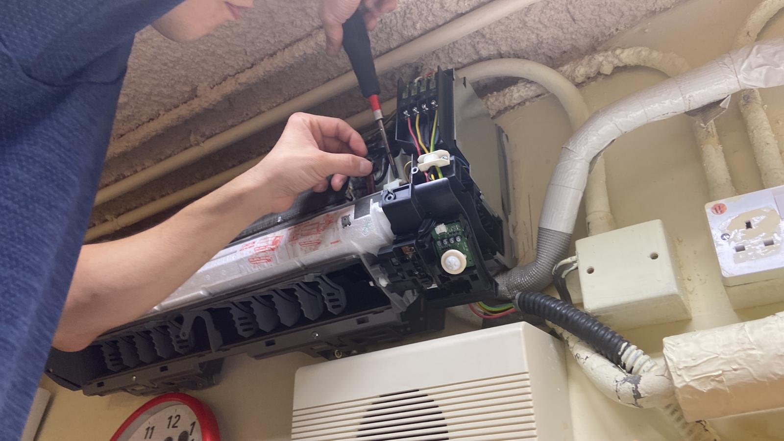 洗冷氣後裝回冷氣的步驟。